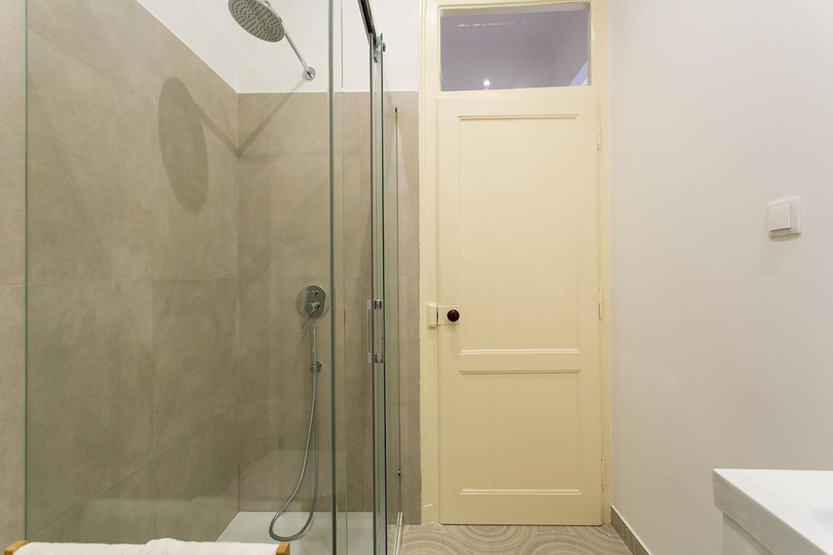 Lovelystay - Cozy 3Bdr Apartment In Estrela Lisboa Ngoại thất bức ảnh